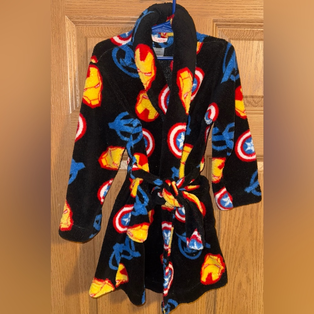 Boys Marvel Avengers Robe size 6